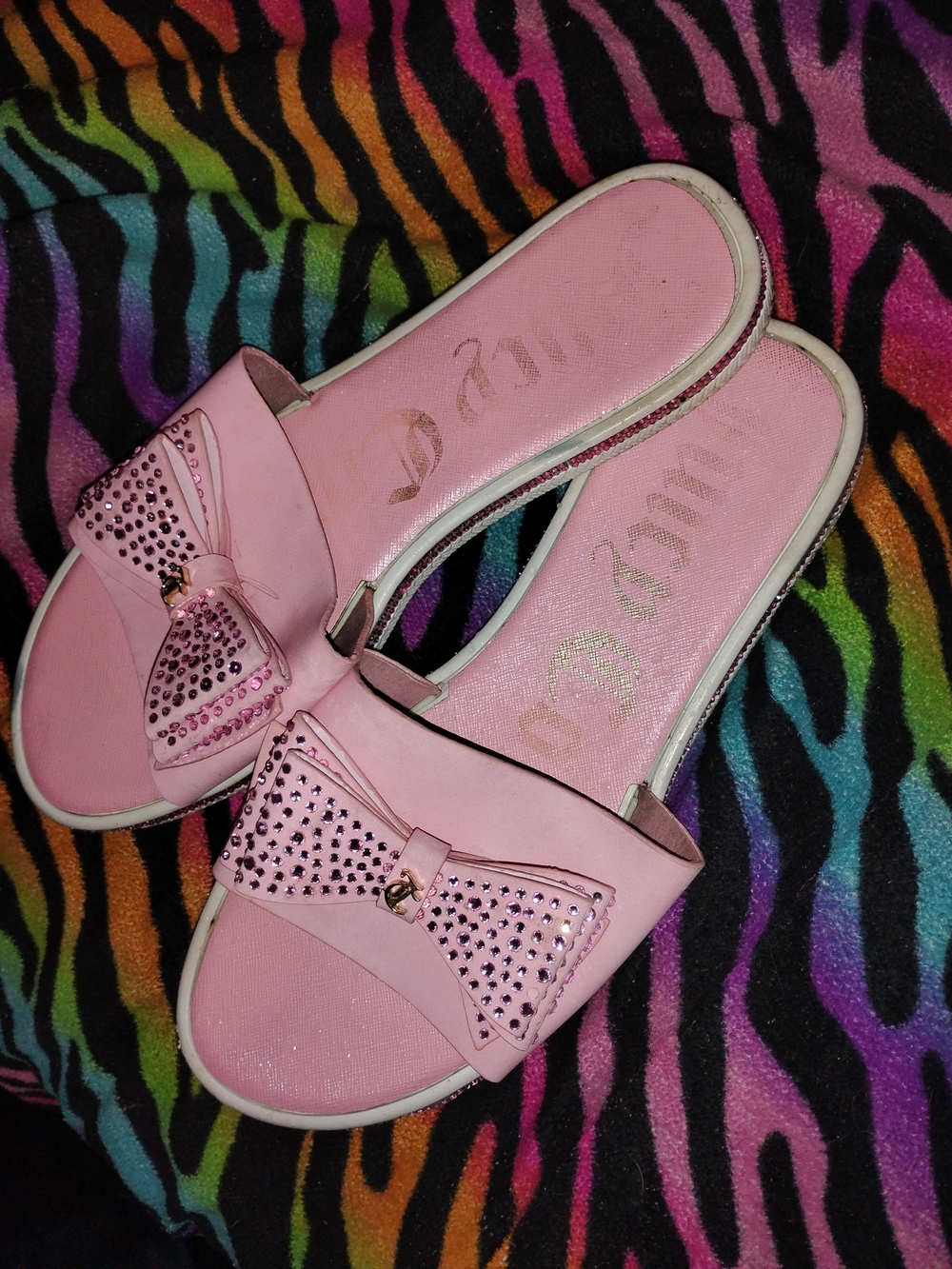 Juicy Couture Pink Rhinestone Bow Slip- On Sandals